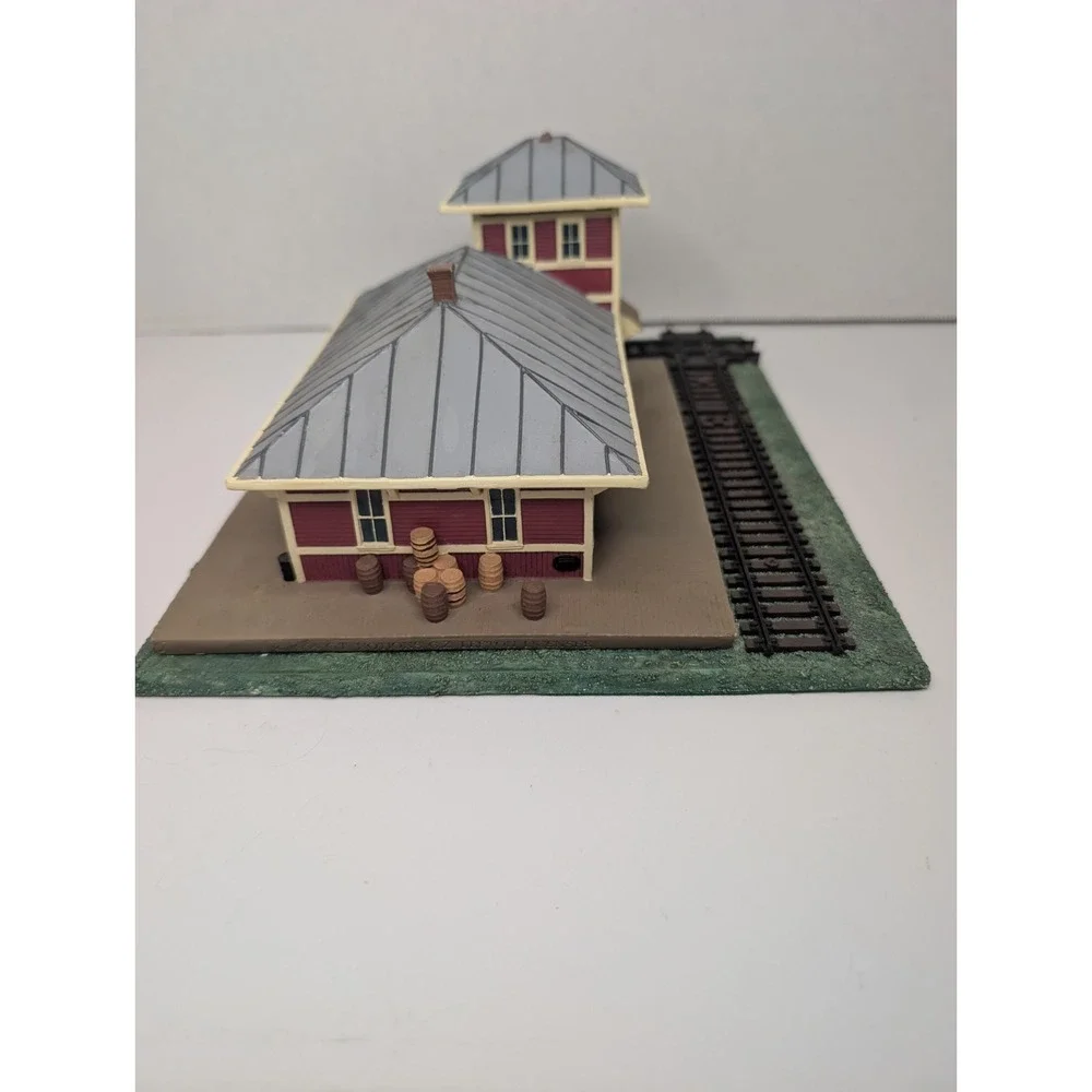 Vintage Lefton De Long Train Station Depot Railroad Building Diorama Display